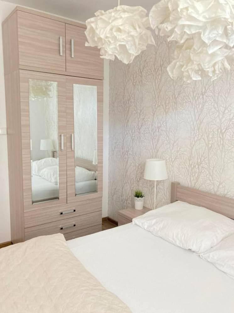 001 Apartament
